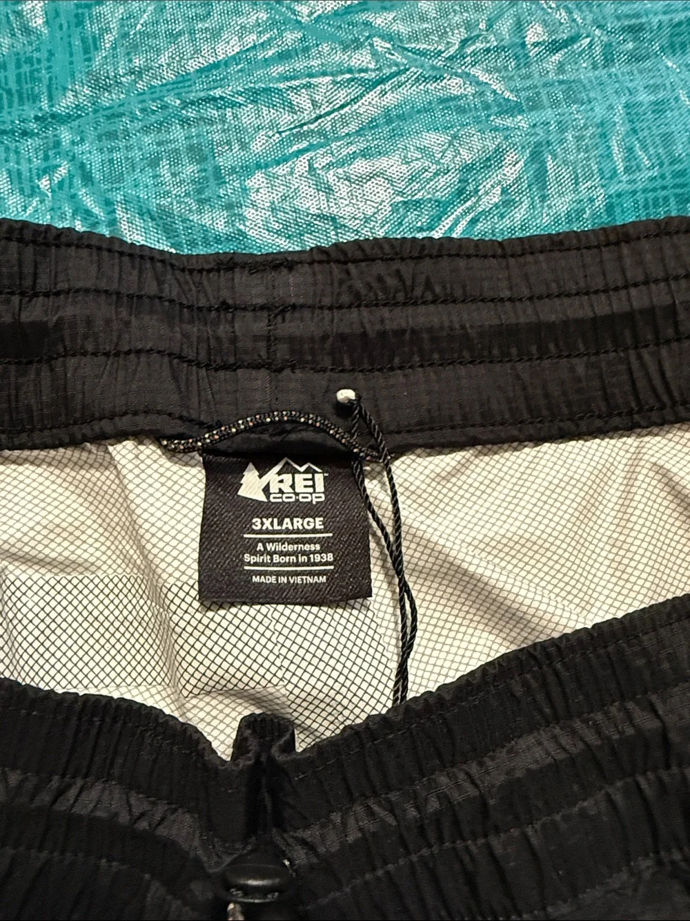 REI Black Men’s Lightweight Waterproof Jogger Pants